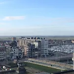 Penthouse Sea-Loft Blankenberge, Uniek Zeezicht, Luxeloft Met 40M2 Terras!